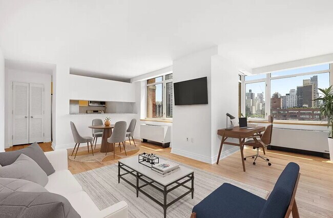 Building Photo - Open-Concept Living in a Prime Location
