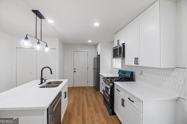 Building Photo - 2148 Green Forrest Dr