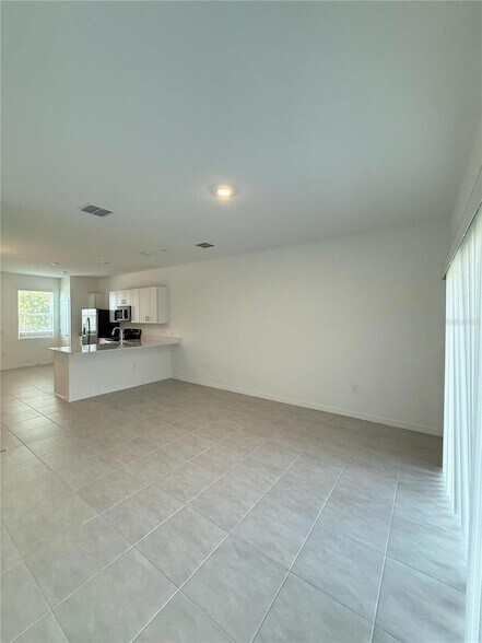 Building Photo - 3082 Skyline Lp