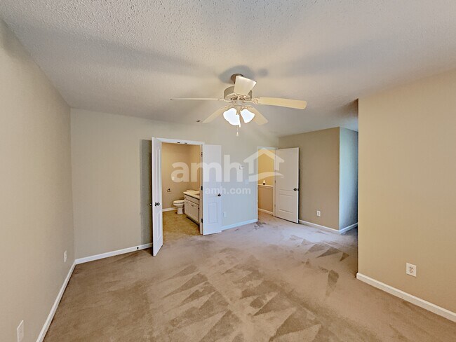 Building Photo - 1428 Box Circle