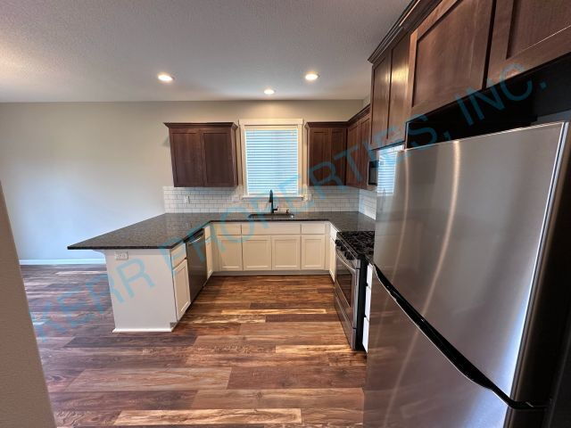 Building Photo - Spacious 4-Bed Gem in Gresham with 2.5 Baths and 2,665 Sq Ft of Comfort!