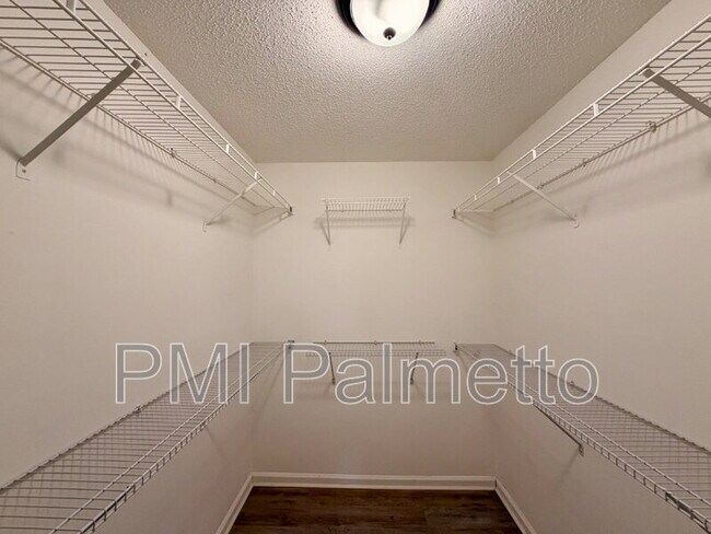 Building Photo - 22 Sweet Thorne Cir