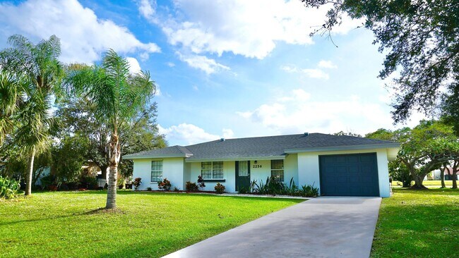 Building Photo - Waterfront 3BR Home on Canal | Spacious Yard | Lawn Care Included | Pet Friendly