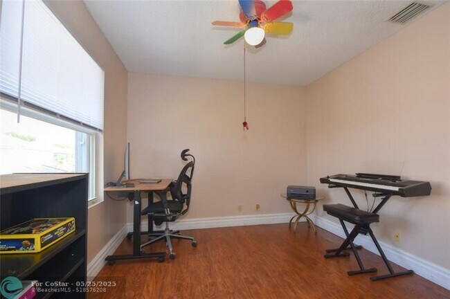 Building Photo - 10691 NW 12th Dr
