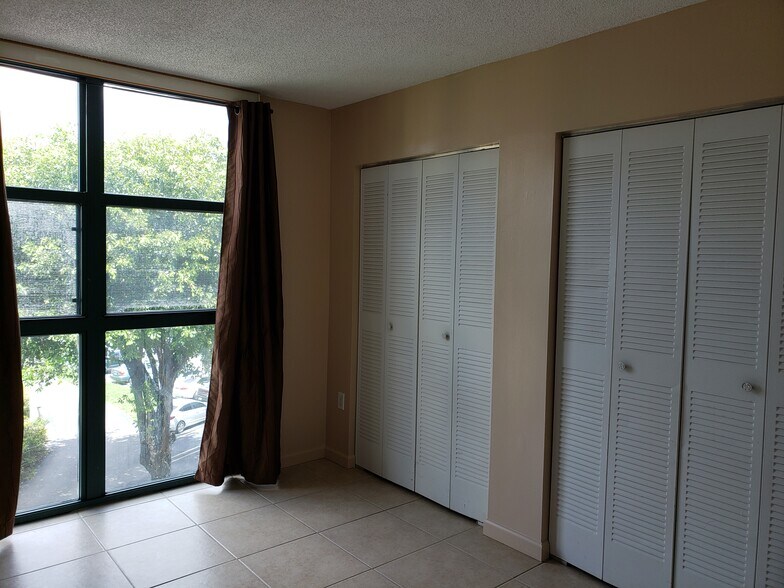 Building Photo - 11750 SW 18th St