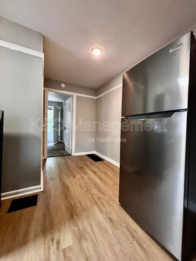 Building Photo - 225 E Xenia Dr