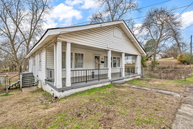 Building Photo - 4413 6th Ave