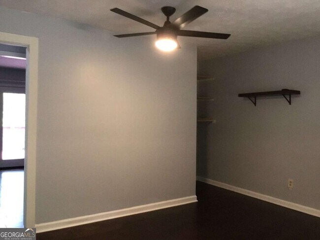 Building Photo - 5826 Simone Dr