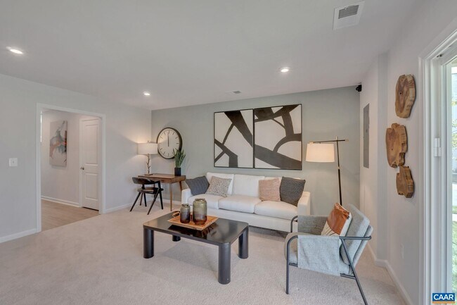 Building Photo - 6053 McComb St