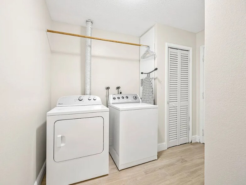 Building Photo - 241 S Brevard Ave