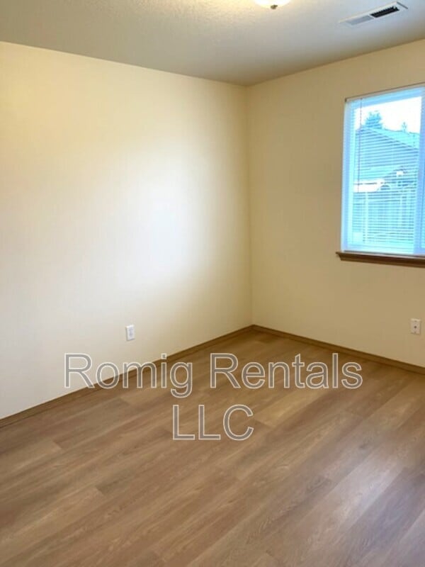 Building Photo - 15923 NE 90th St