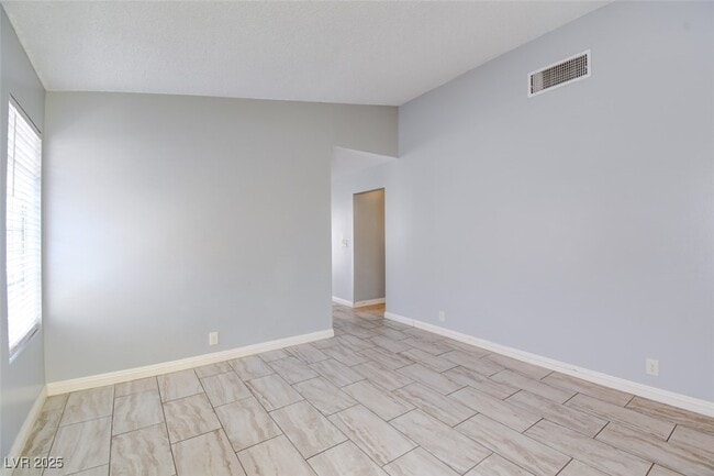 Building Photo - 7732 Parnell Ave
