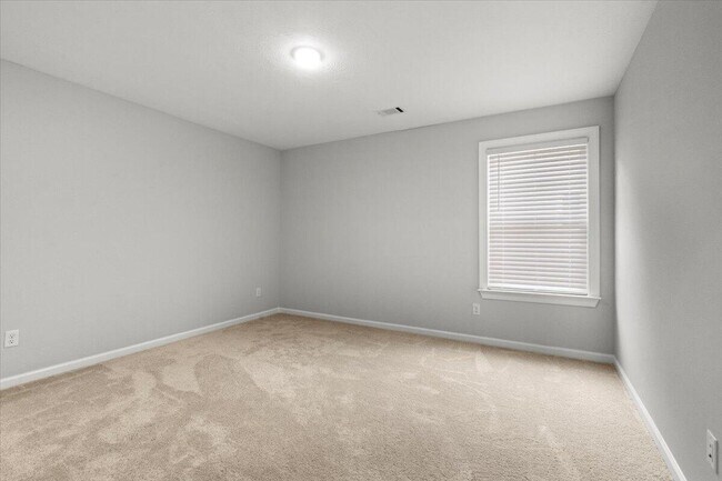 Building Photo - 239 Prominence Dr