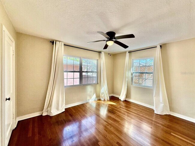 Building Photo - 301 N Washington Ave