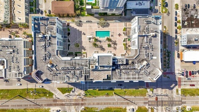 Building Photo - 140 S Dixie Hwy