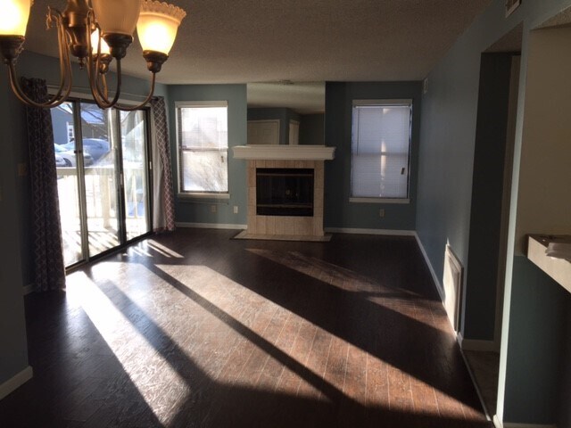 Building Photo - 8822 W 106th Ter