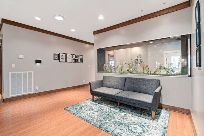 Building Photo - 209 Windmeade Cir