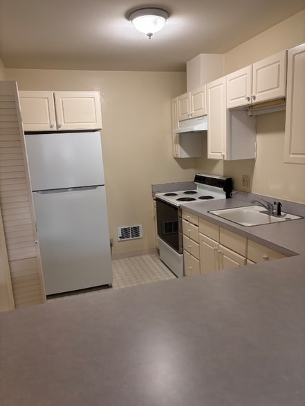 Building Photo - 285 Waldorf Pl