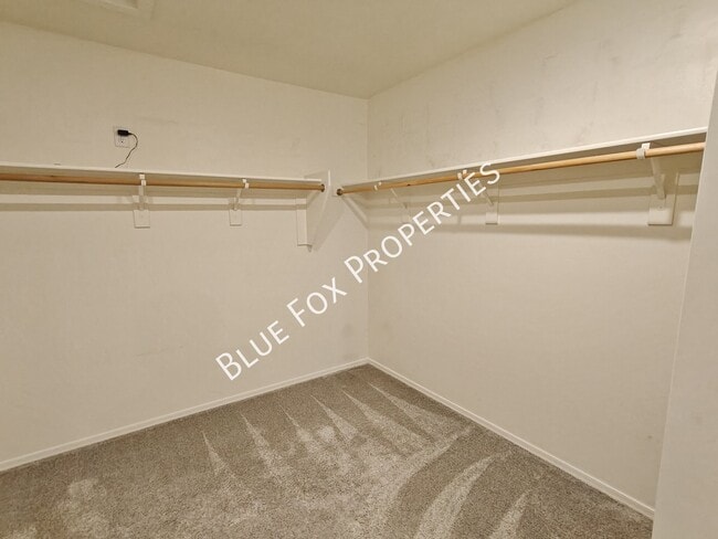 Building Photo - 897 West Calle Zoca