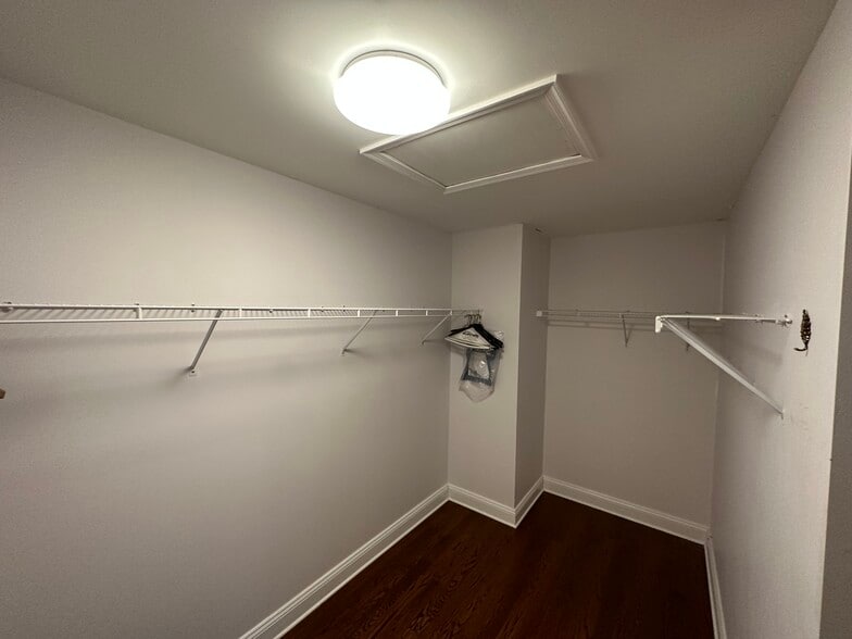 Building Photo - 1 Newell St