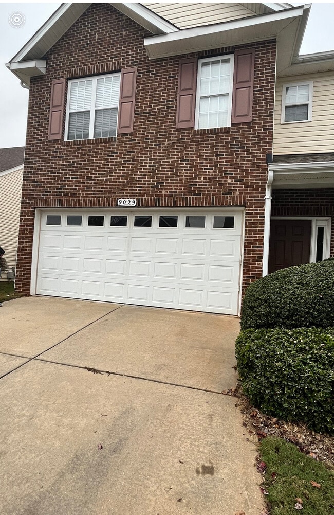 Building Photo - 9029 Sedgewich Ln