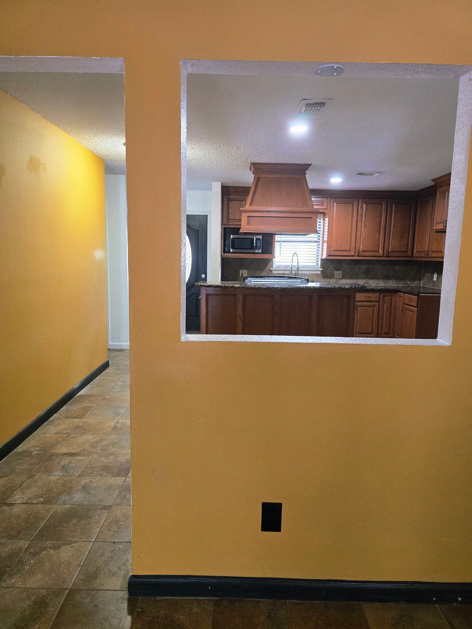 Building Photo - 2215 Gontier Dr