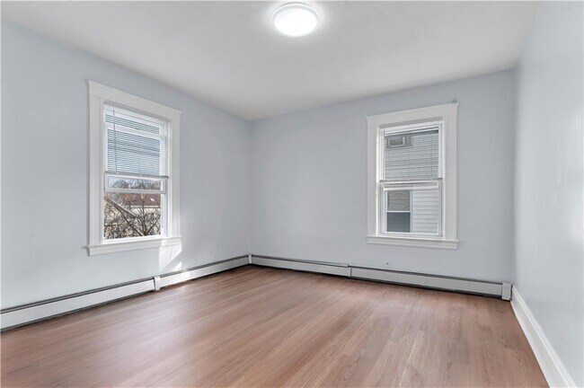 Building Photo - 135 Illinois St