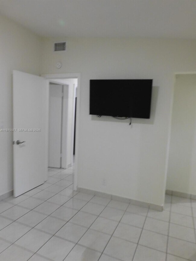 Building Photo - 620 NW 58th Ct