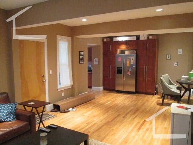 Building Photo - HUge 4 bed in Brookline