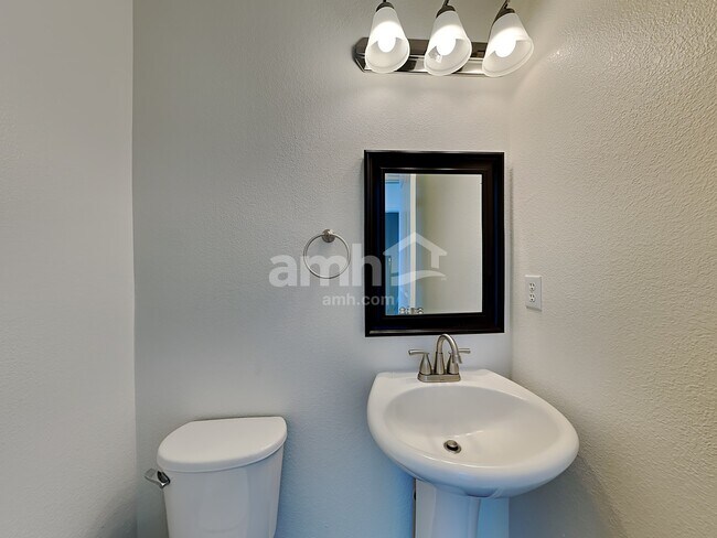 Building Photo - 7785 Blue Vail Way