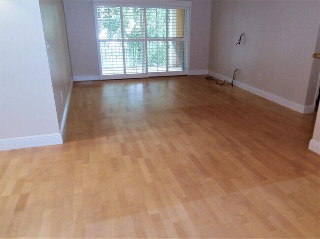 Building Photo - 120 Yacht Club Way