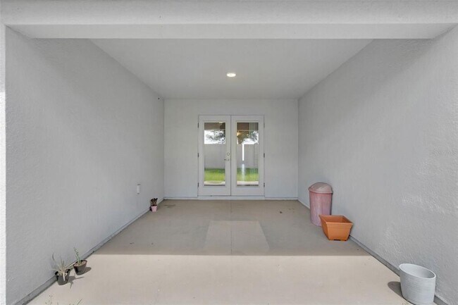 Building Photo - 424 Buchannan Dr