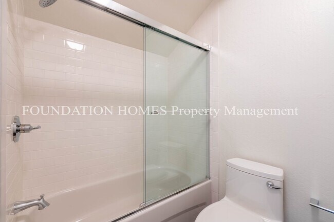Building Photo - 74 Windstone Dr
