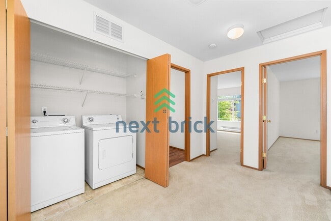 Building Photo - Charming Detached Cottage in Snoqualmie Ridge - Award Winning Schools!