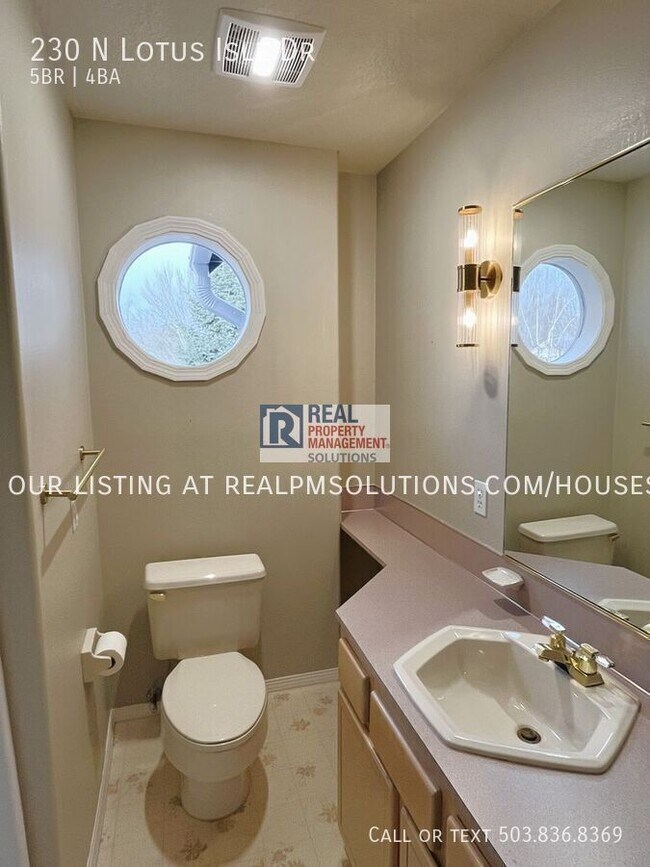 Building Photo - 230 N Lotus Isle Dr