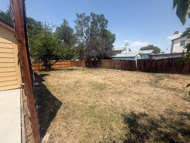 Building Photo - Wonderful 4 Bedroom Ranch in Lexington East and Minutes to Buckley SFB