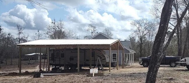Building Photo - 321 Cedar Trl