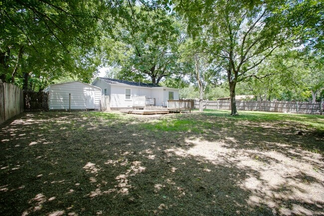 Building Photo - 116 Corbin Ln