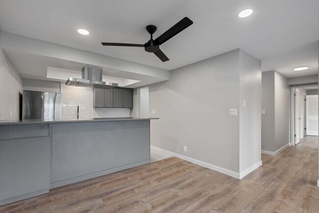 Building Photo - Large Freshly Remodeled and AIR CONDITIONE...