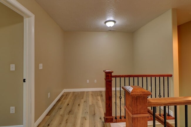 Building Photo - Traverse Mountain Pet Friendly Home.