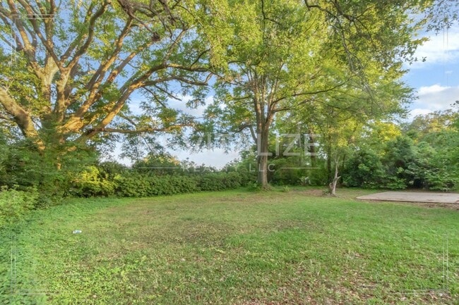 Building Photo - Charming Brick Ranch with Modern Comforts in Mobile!