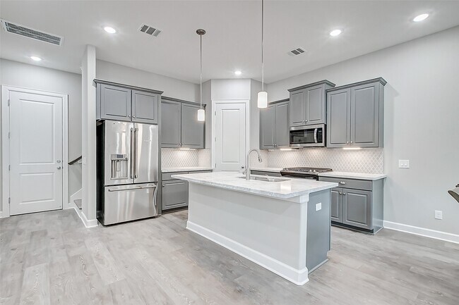 Building Photo - 5105 Pine Reach Dr