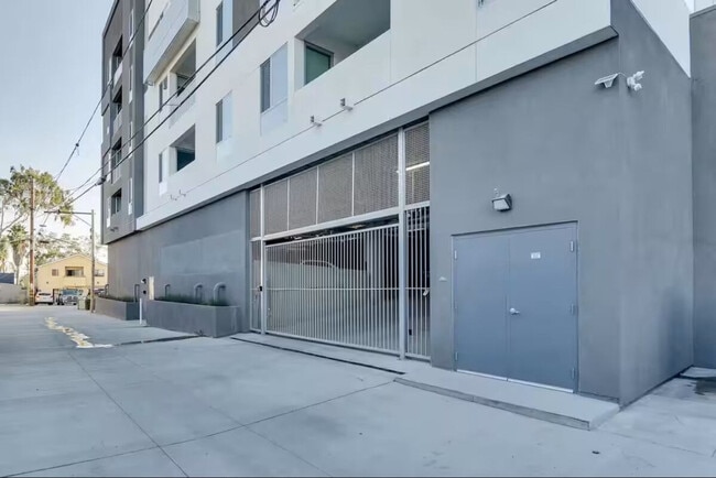 Building Photo - 4355 Ohio St