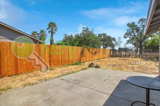 Building Photo - 8256 Manhart Dr