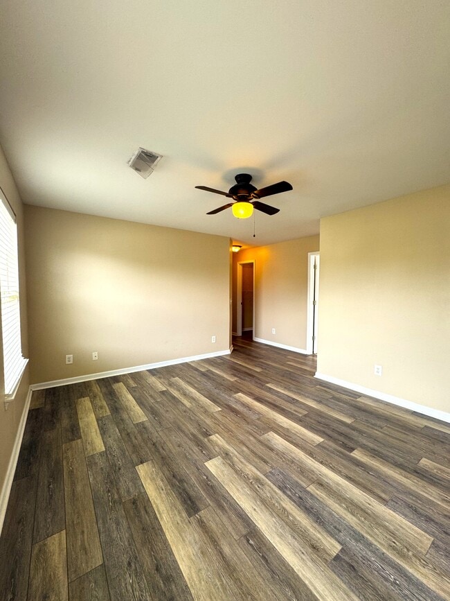 Building Photo - 119 Brentwood Dr