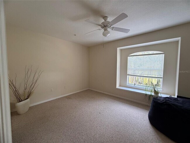 Building Photo - 3625 Square W Ln #4