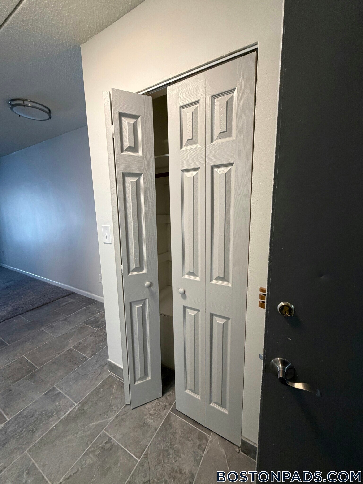 Building Photo - 60 Reservoir St