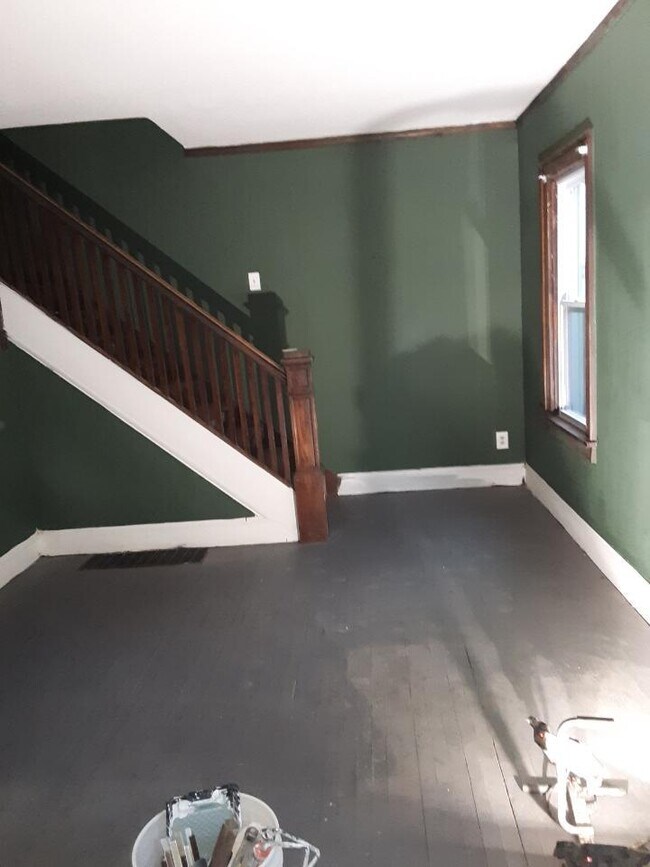 Building Photo - 4 bedroom in Akron OH 44301