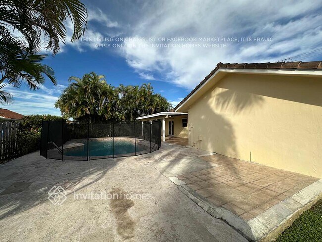 Building Photo - 3380 SW 139th Ave