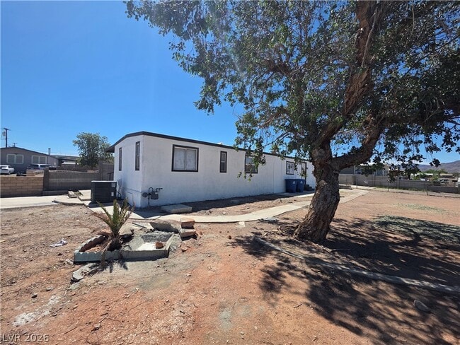 Building Photo - 1121 Pawnee Ln